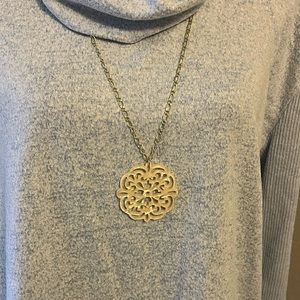 Beautiful Shell Pendant Necklace - handmade!!